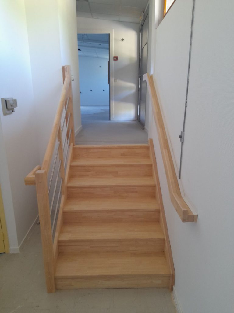 escalier en bois , calvano menuiserie vous propose des prestations de menuiserie intérieure.